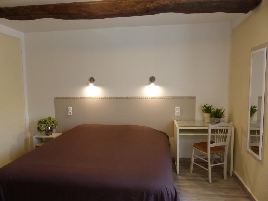 Auberge De Trente Pas Saint-Ferréol-Trente-Pas Room photo